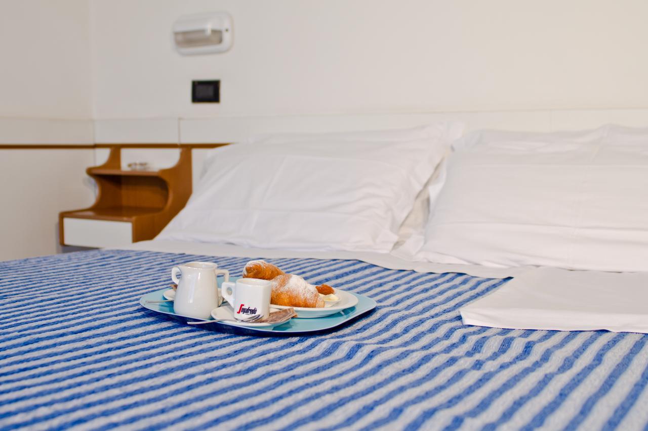 Hotel Montecarlo Rimini Eksteriør billede