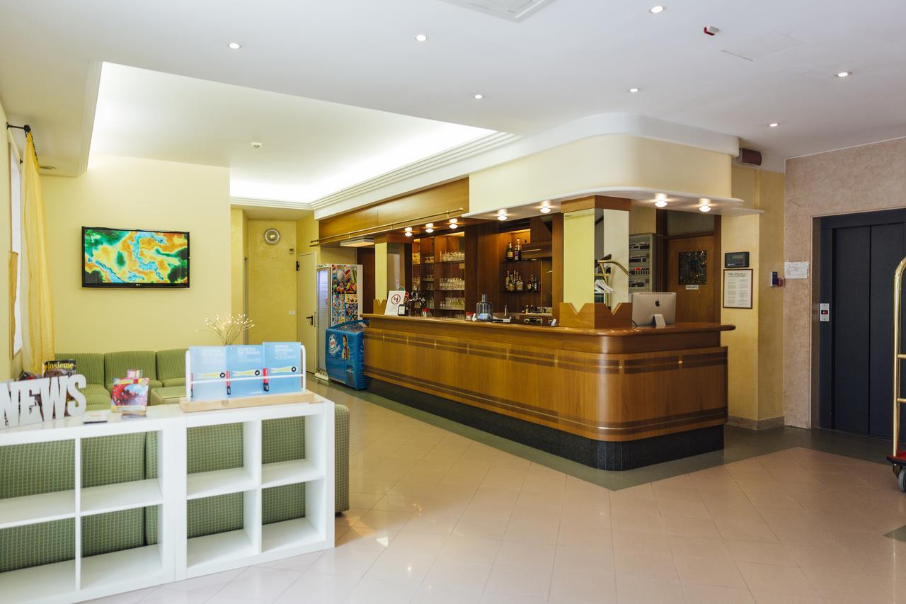 Hotel Montecarlo Rimini Eksteriør billede