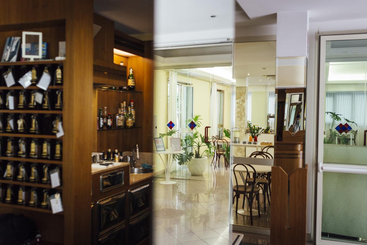 Hotel Montecarlo Rimini Eksteriør billede