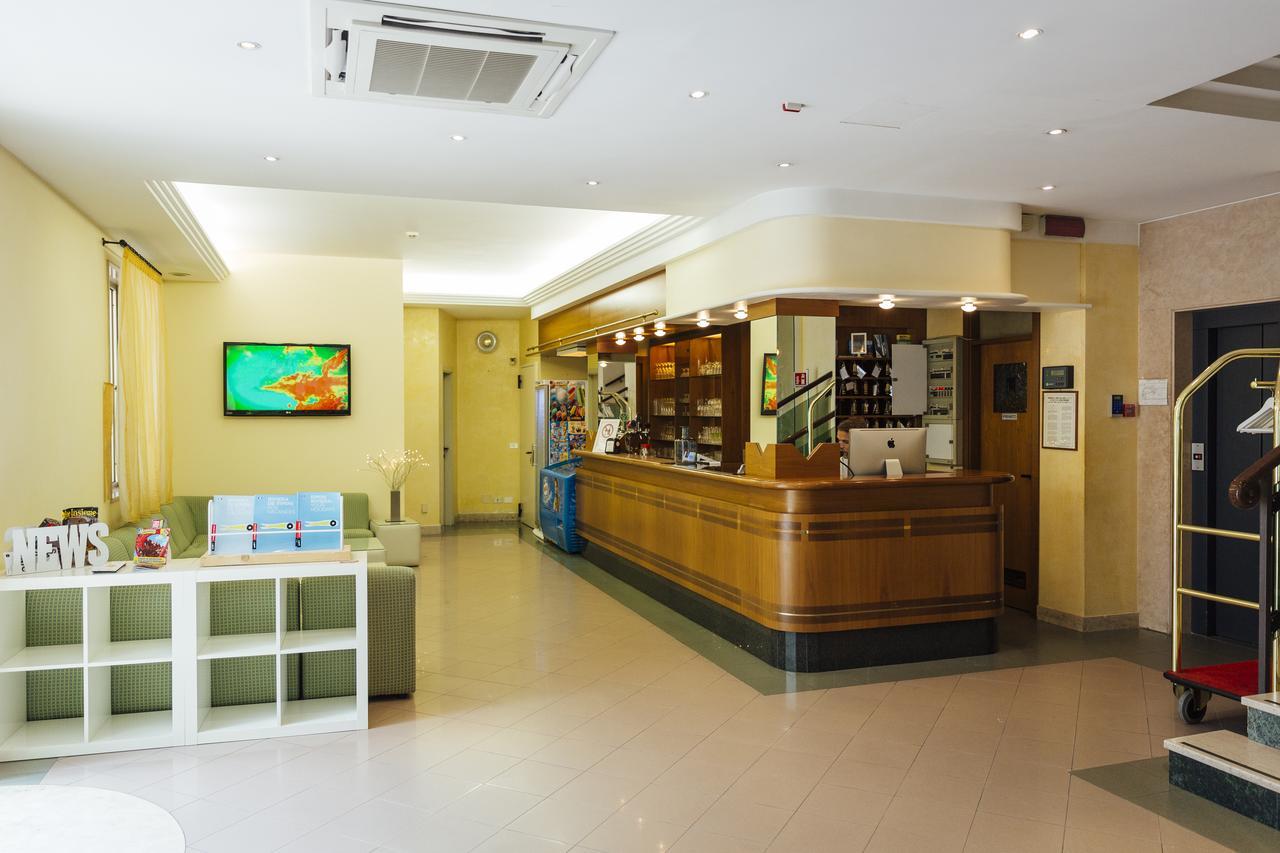 Hotel Montecarlo Rimini Eksteriør billede