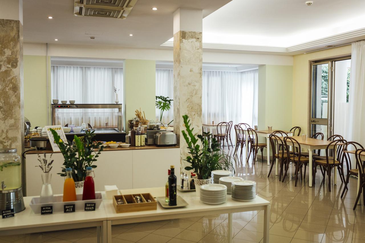 Hotel Montecarlo Rimini Eksteriør billede