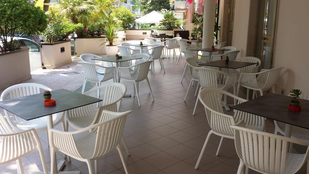 Hotel Montecarlo Rimini Eksteriør billede